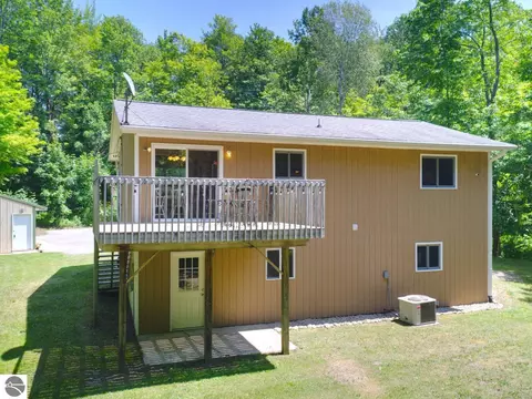 176 Eldridge Rd, Beulah, MI 49617 photo 7