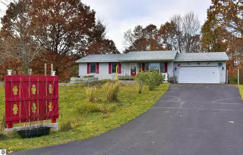 2119 Black Forest Ln, Traverse City, MI 49686