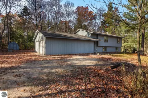 4339 Eagle Crest Dr, Williamsburg, MI 49690