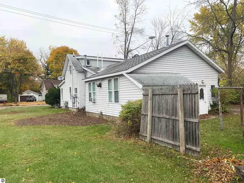 1310 E Broadway, Mount Pleasant, MI 48858 photo 3