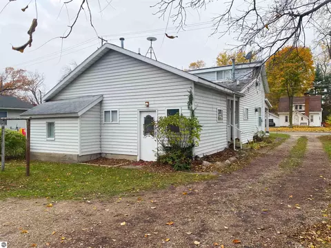 1310 E Broadway, Mount Pleasant, MI 48858 photo 2