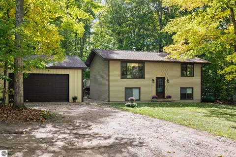 18613 Cedar Run Rd, Traverse City, MI 49684