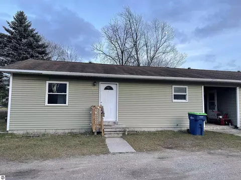 5275 W 5277 W Mobile Trl, Traverse City, MI 49685
