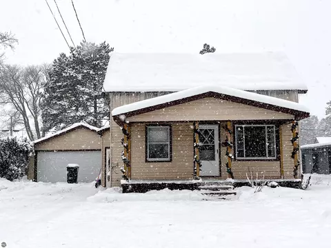 125 N Illinois Ave, Gaylord, MI 49735