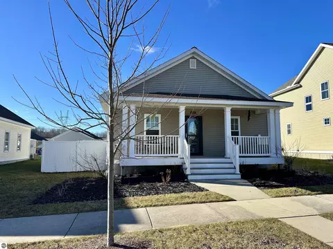 829 Traditions Dr, Traverse City, MI 49696