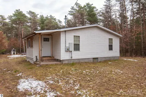 1526 Seder Rd, Alger, MI 48610