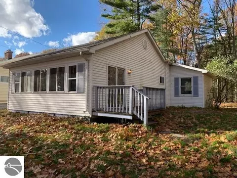 399 N Huron, Au Gres, MI 48703 photo 3