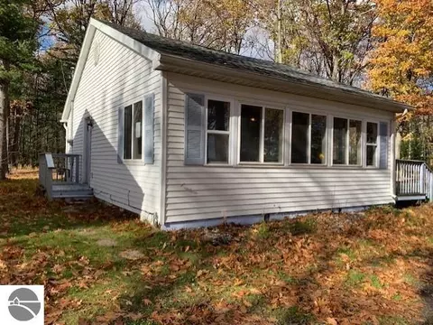 399 N Huron, Au Gres, MI 48703 photo 2