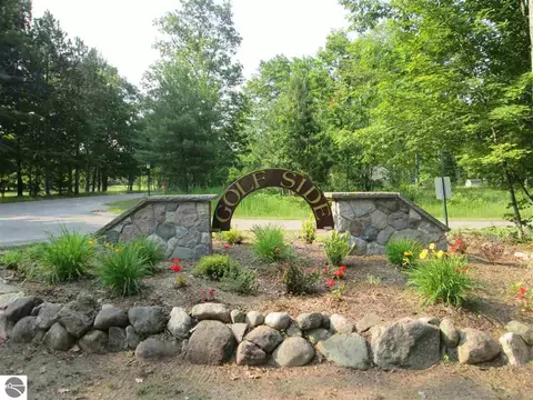 795 Golf Side Dr, Kalkaska, MI 49646