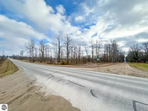 W Blanchard Road, Winn, MI 48896