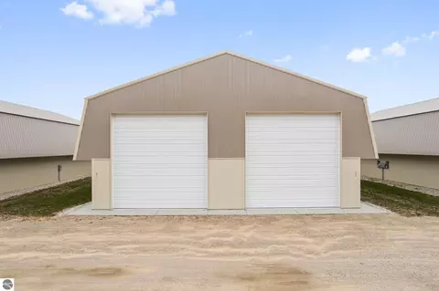 69276928 Clipper Ave, Kewadin, MI 49648