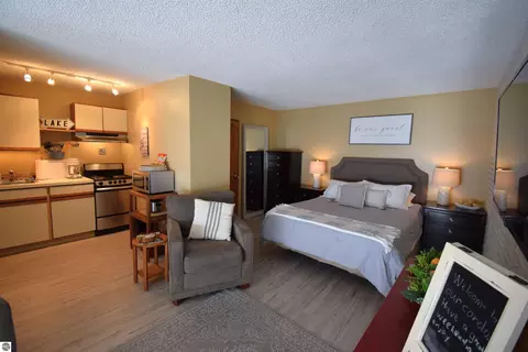 3200 Merritt St #11/29, Conway, MI 49722