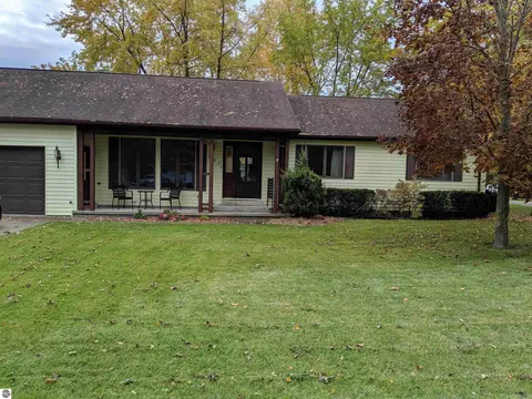 227 Cherry St, Au Gres, MI 48703 photo 3