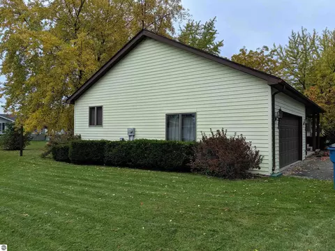 227 Cherry St, Au Gres, MI 48703 photo 6