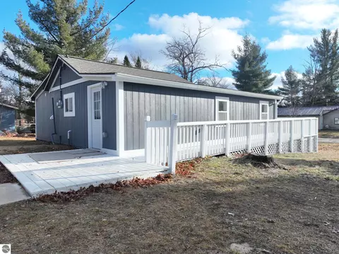2762 Cathey St, Harrison, MI 48625