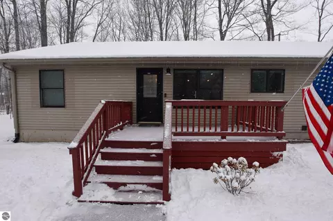 4801 S S Mnr, Cedar, MI 49621 photo 12