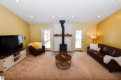 4801 S S Mnr, Cedar, MI 49621 photo 23