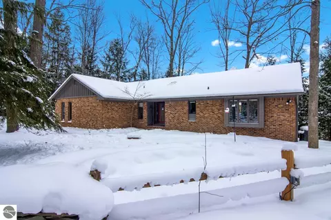 400 Wooded Shore Ln, Traverse City, MI 49686