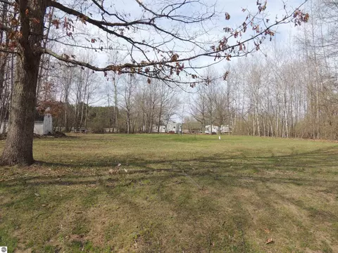1018 1020 Cordoba, Lake Isabella, MI 48893