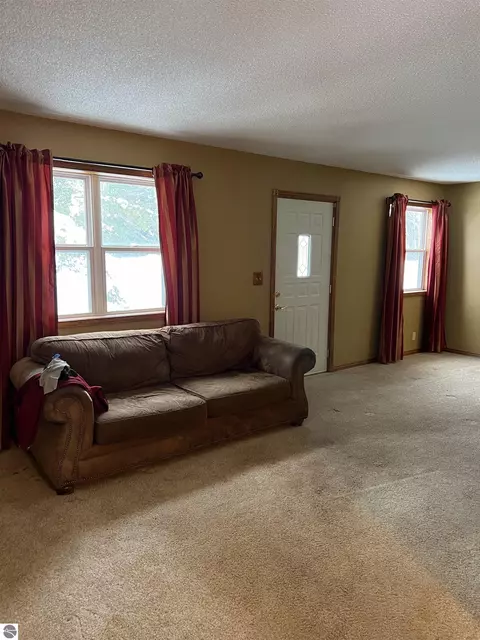 659 W Maple Rd, Farwell, MI 48622 photo 8