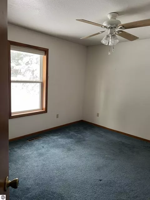 659 W Maple Rd, Farwell, MI 48622 photo 14