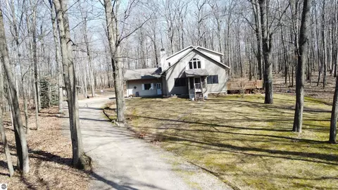 1918 Mildred Dr, West Branch, MI 48661