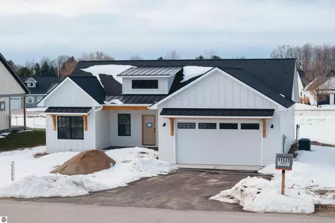 11542 S Crescent Dr #43, Empire, MI 49630