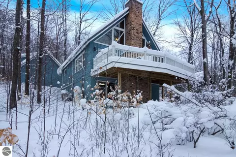 2936 Spalte Strasse, Bellaire, MI 49615