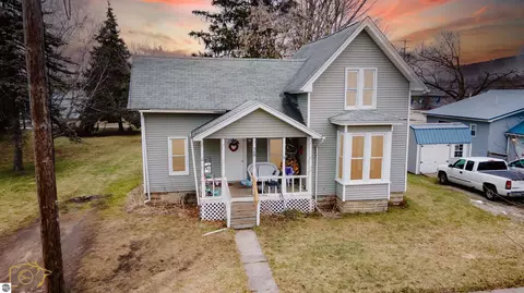 308 Park Ave, Alma, MI 48801