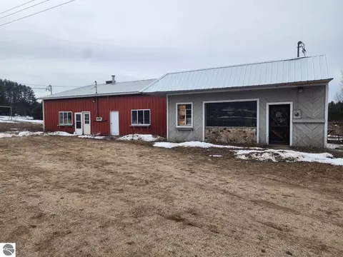 3571 N Mackinaw Trl, Manton, MI 49663
