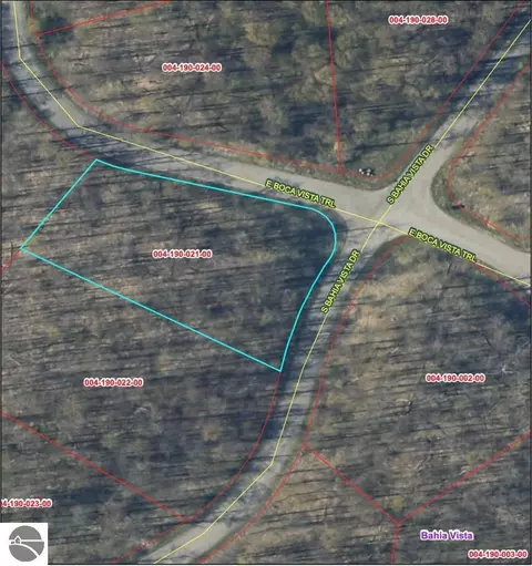8290 E Boca Vista Trl, Traverse City, MI 49684