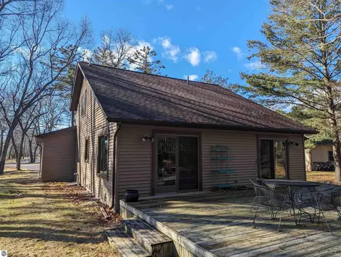 Exterior - 5191 Huron Breeze Dr, Au Gres, MI 48703 photo 7 of 11