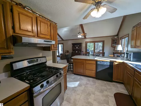 Kitchen - 5191 Huron Breeze Dr, Au Gres, MI 48703 photo 3 of 6
