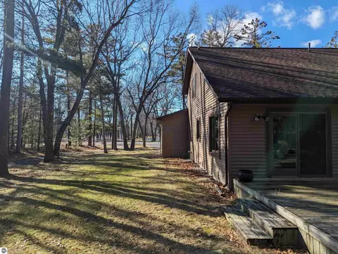 Exterior - 5191 Huron Breeze Dr, Au Gres, MI 48703 photo 8 of 11