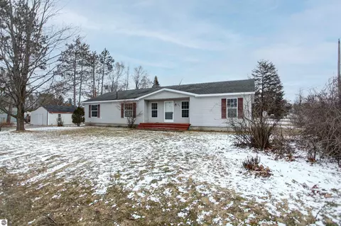 308 N Coral St, Kalkaska, MI 49646