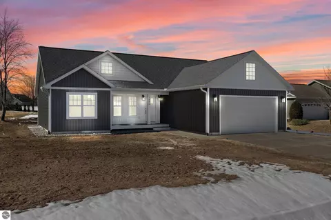 1880 Kymbra Ln, Traverse City, MI 49685