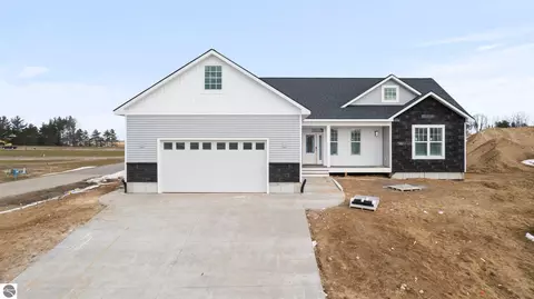 141 Stafford Dr, Traverse City, MI 49685