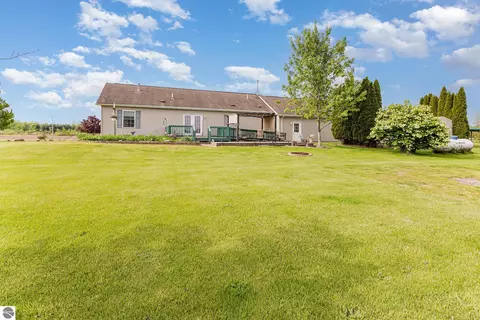 10975 E Madison Rd, Wheeler, MI 48662 photo 2