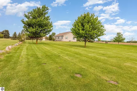 10975 E Madison Rd, Wheeler, MI 48662 photo 34