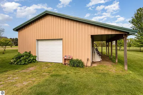 10975 E Madison Rd, Wheeler, MI 48662 photo 29