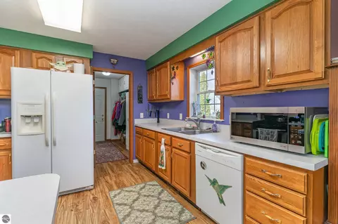 10975 E Madison Rd, Wheeler, MI 48662 photo 8