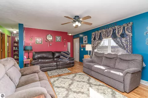 10975 E Madison Rd, Wheeler, MI 48662 photo 3