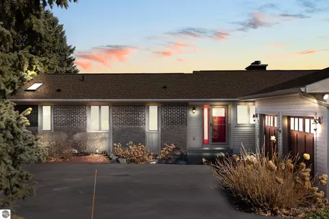8778 Dawn Cir, Traverse City, MI 49686