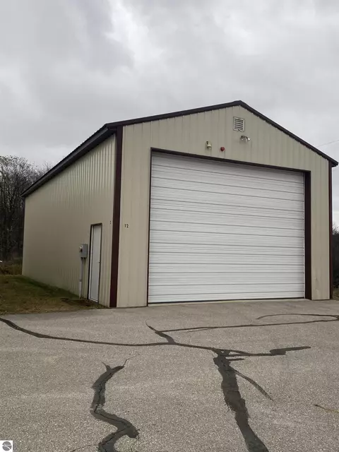 6173 Shanty Creek Rd, Bellaire, MI 49615
