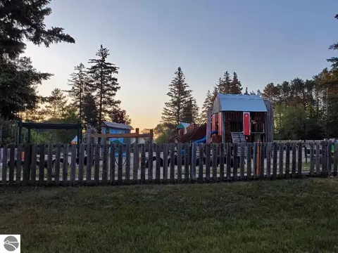 000 Howard St, Mesick, MI 49668 photo 7