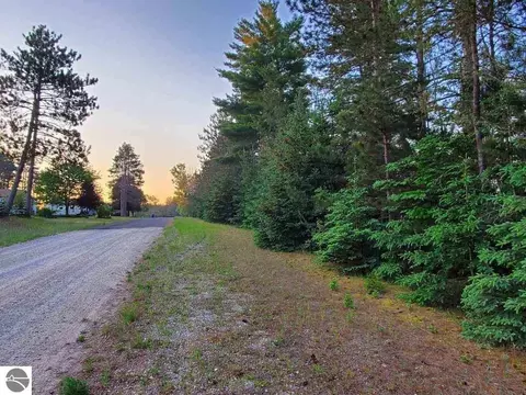 000 Howard St, Mesick, MI 49668 photo 3