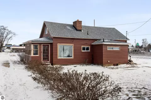 149 S Cedar St, Kalkaska, MI 49646