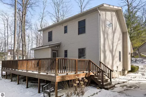 4808 S Green Ct, Cedar, MI 49621 photo 2