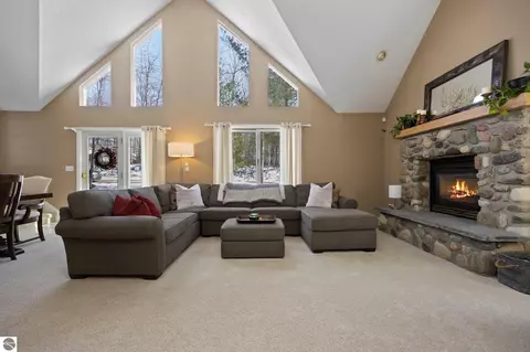 4808 S Green Ct, Cedar, MI 49621 photo 9