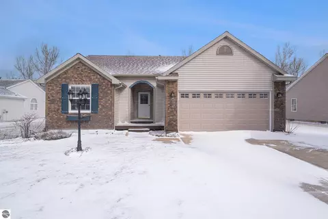 3470 Glen Meadows Dr, Gaylord, MI 49735